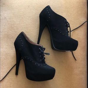 Penny loves Kenny black high heel booties